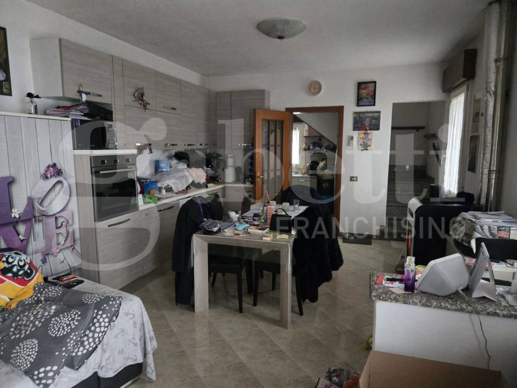 Villa a Stienta in VIA ROMA, 360 - Foto 2