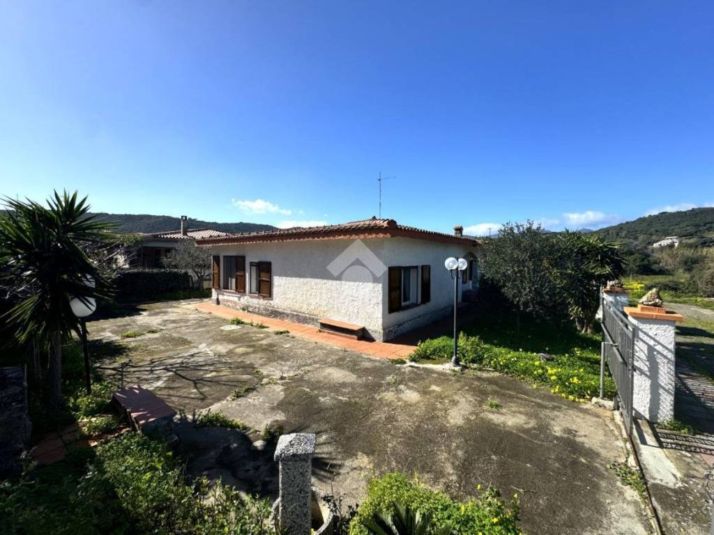 Villa a Budoni in Via Lago Maggiore, 15 - Foto 3