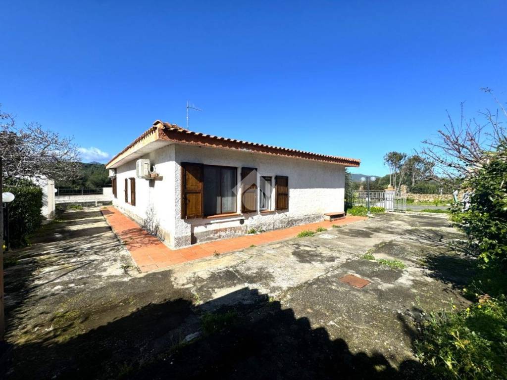 Villa a Budoni in Via Lago Maggiore, 15 - Foto 4