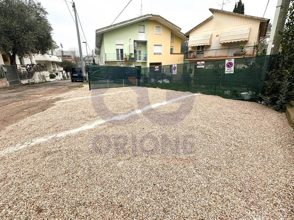 Box / garage a Cattolica in Via del Torrente - Foto 3