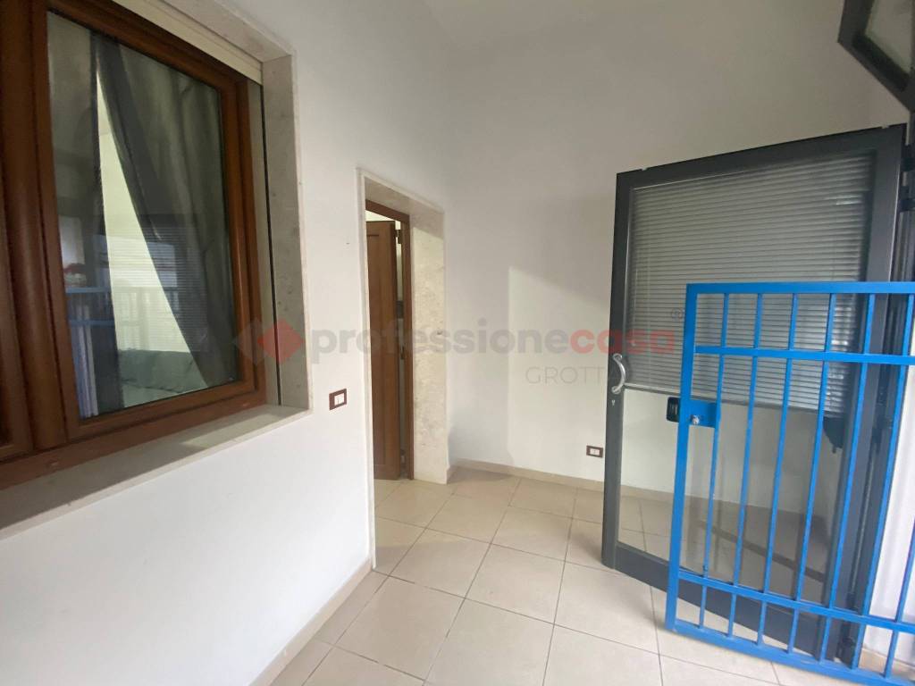 Appartamento a Grottaglie in Via Lazio, 85 - Foto 3