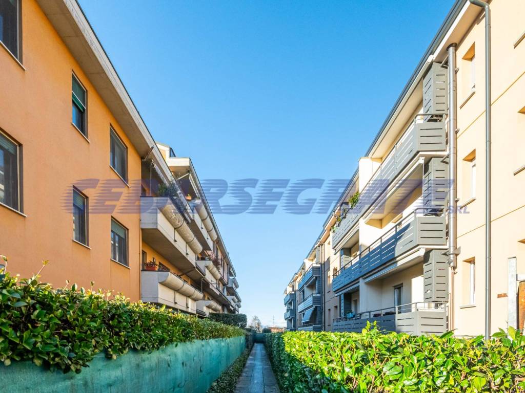 Appartamento a Pioltello in Via Rugacesio - Foto 2