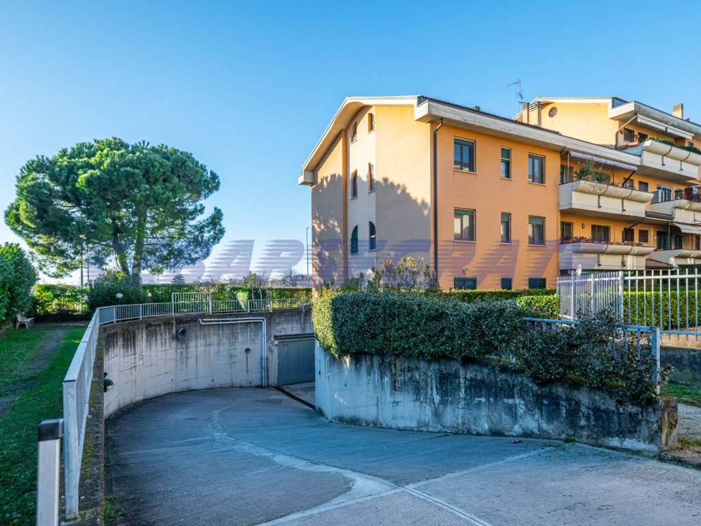 Appartamento a Pioltello in Via Rugacesio - Foto 4