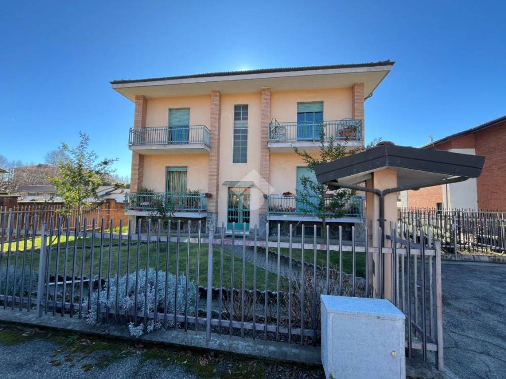 Appartamento a Pinerolo in Via Mario Risso, 11 - Foto 2