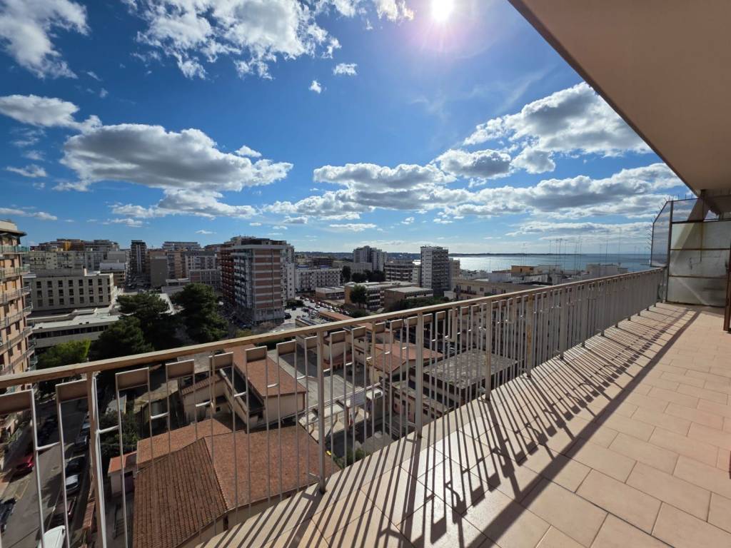 Appartamento a Taranto in Via Umbria, 65 - Foto 2