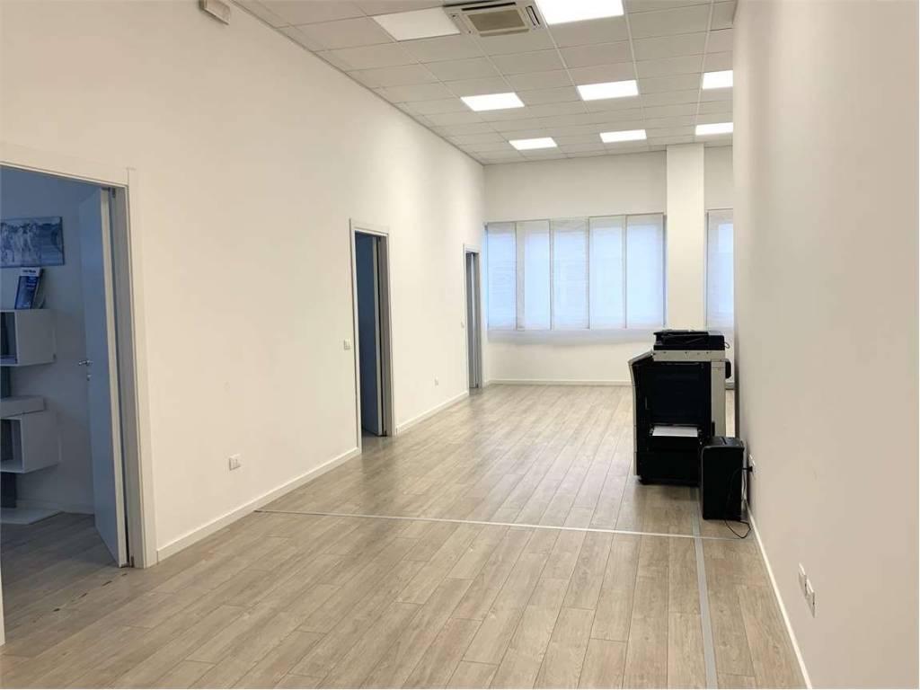 Immobile a Ancona in Via Primo Maggio, 56/A - Foto 2