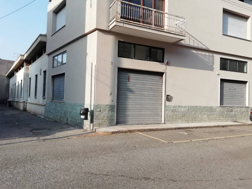 Immobile a Busto arsizio in Via Cardinal Simone, 3 - Foto 2