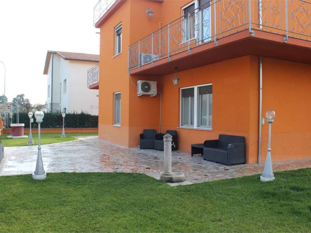Villa a Monte san vito in Via Bologna, 44 - Foto 2