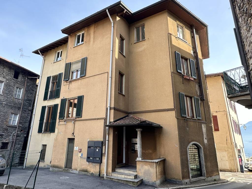 Appartamento a Gravedona ed uniti in Via Giuseppe Garibaldi - Foto 3