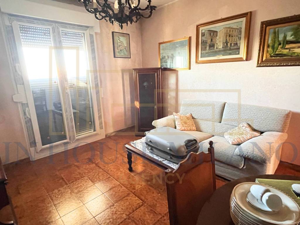 Appartamento a Rozzano in Via Glicini - Foto 3