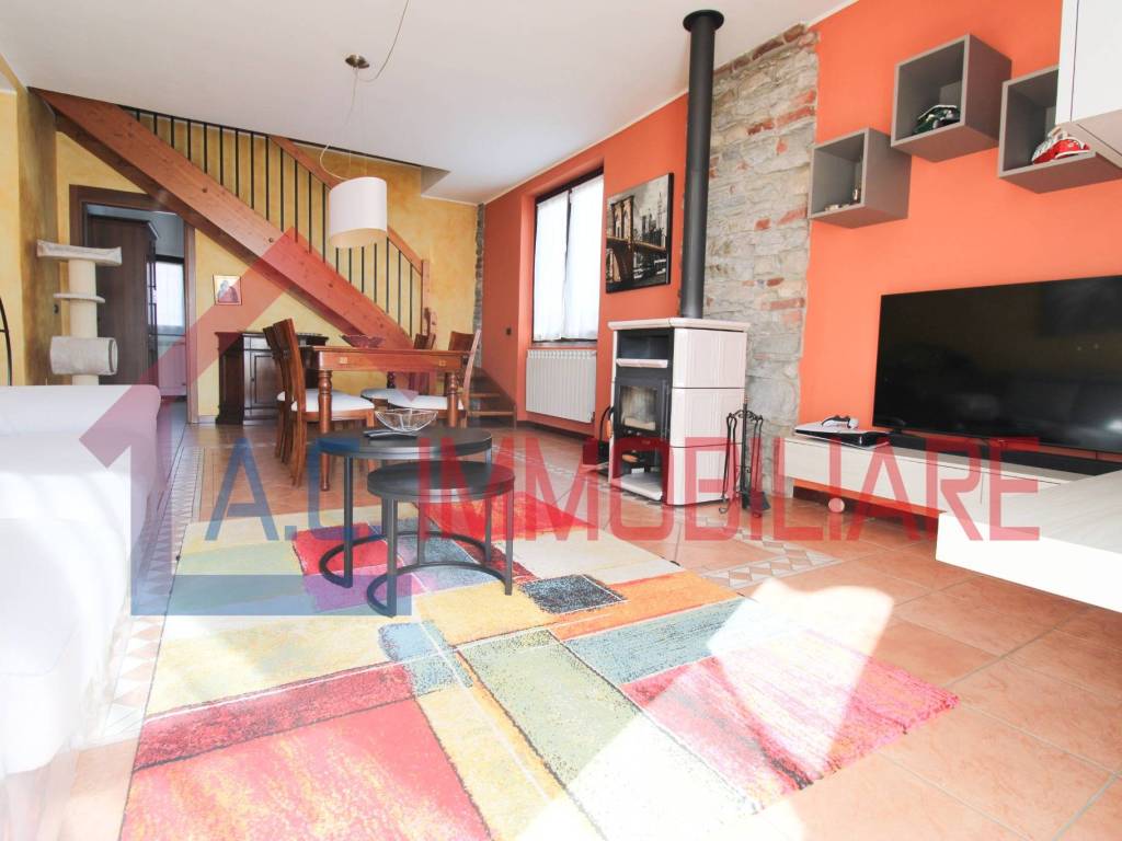 Appartamento a Vergiate in Via Donda, 40 - Foto 2