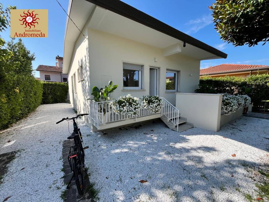 Villa a Forte dei marmi in Via Lorenzo Quartieri - Foto 3