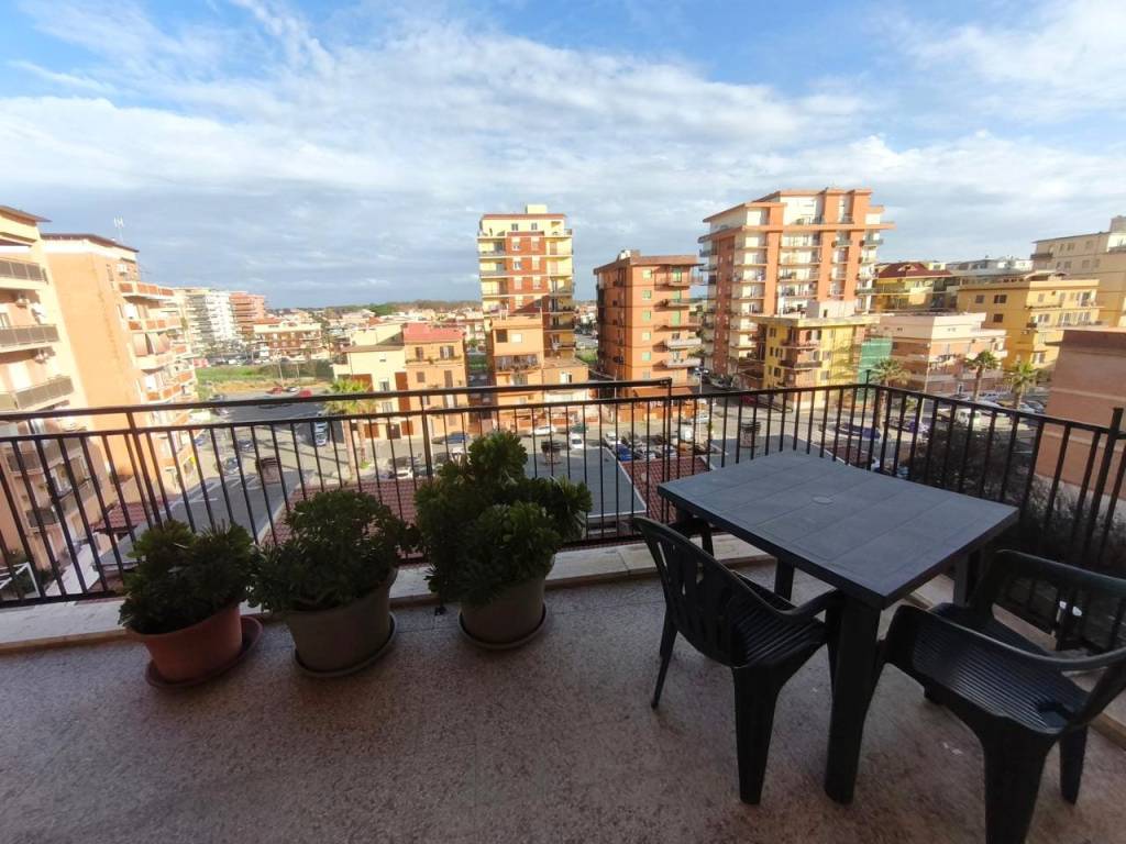 Appartamento a Ladispoli in Via del Mare, 10 - Foto 3