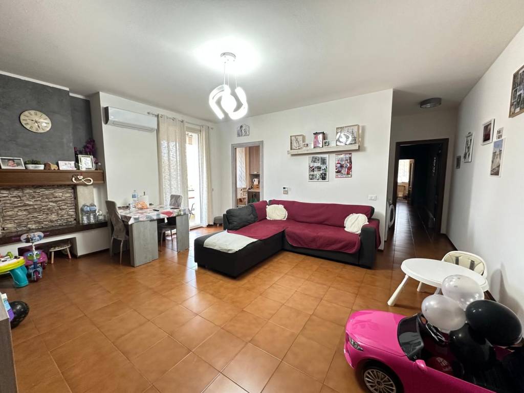 Appartamento a Calvagese della riviera in Via Vittorio Veneto, 5 - Foto 2