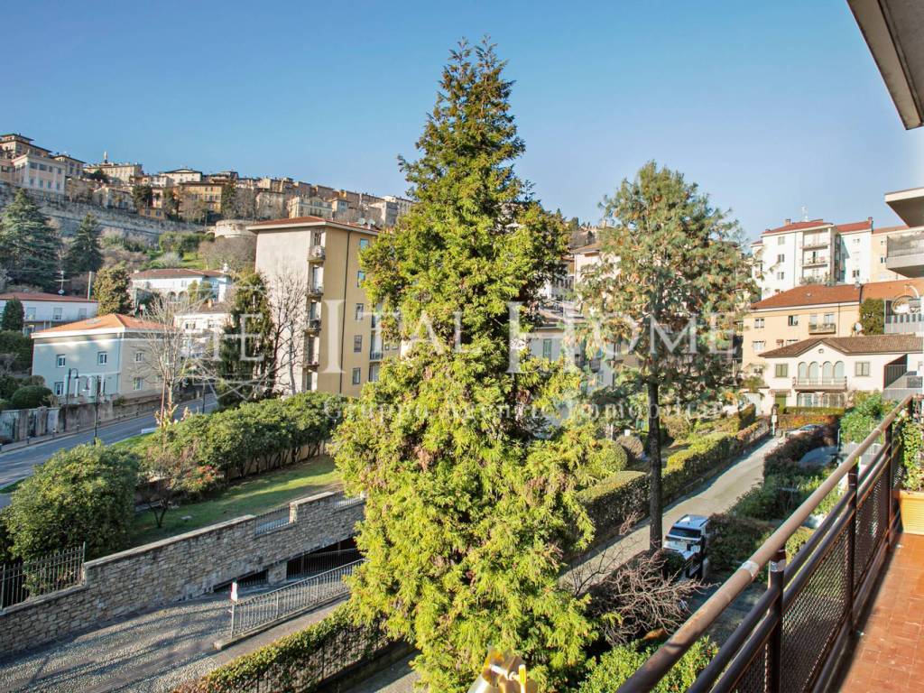 Appartamento a Bergamo in Viale Vittorio Emanuele, 31 - Foto 3