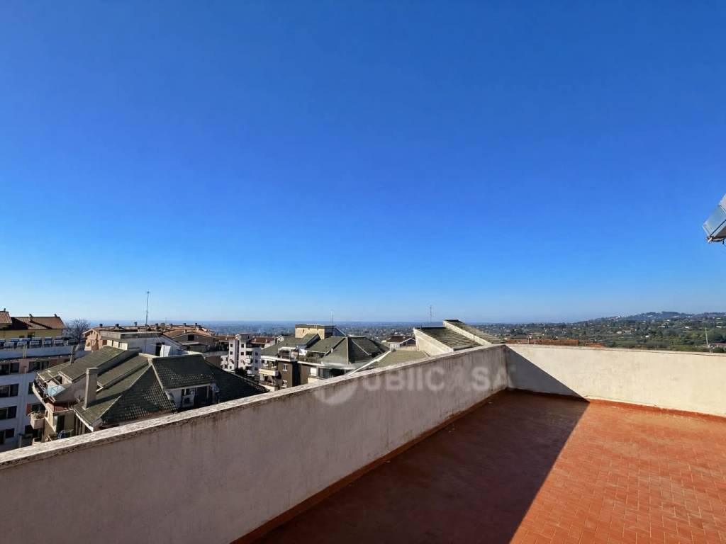 Attico / mansarda a Velletri in Viale Guglielmo Oberdan - Foto 5