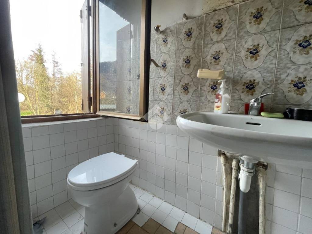 Casa indipendente a Arcisate in Via Molino, 18 - Foto 3