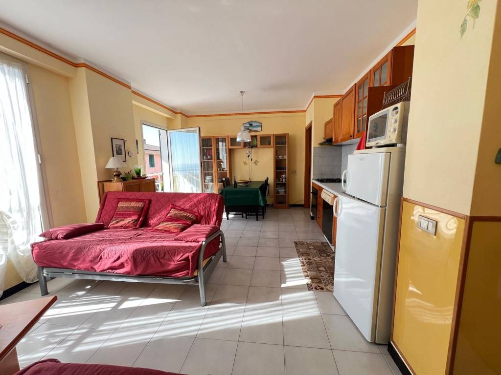 Appartamento a Genova in Via Evasio Montanella - Foto 2