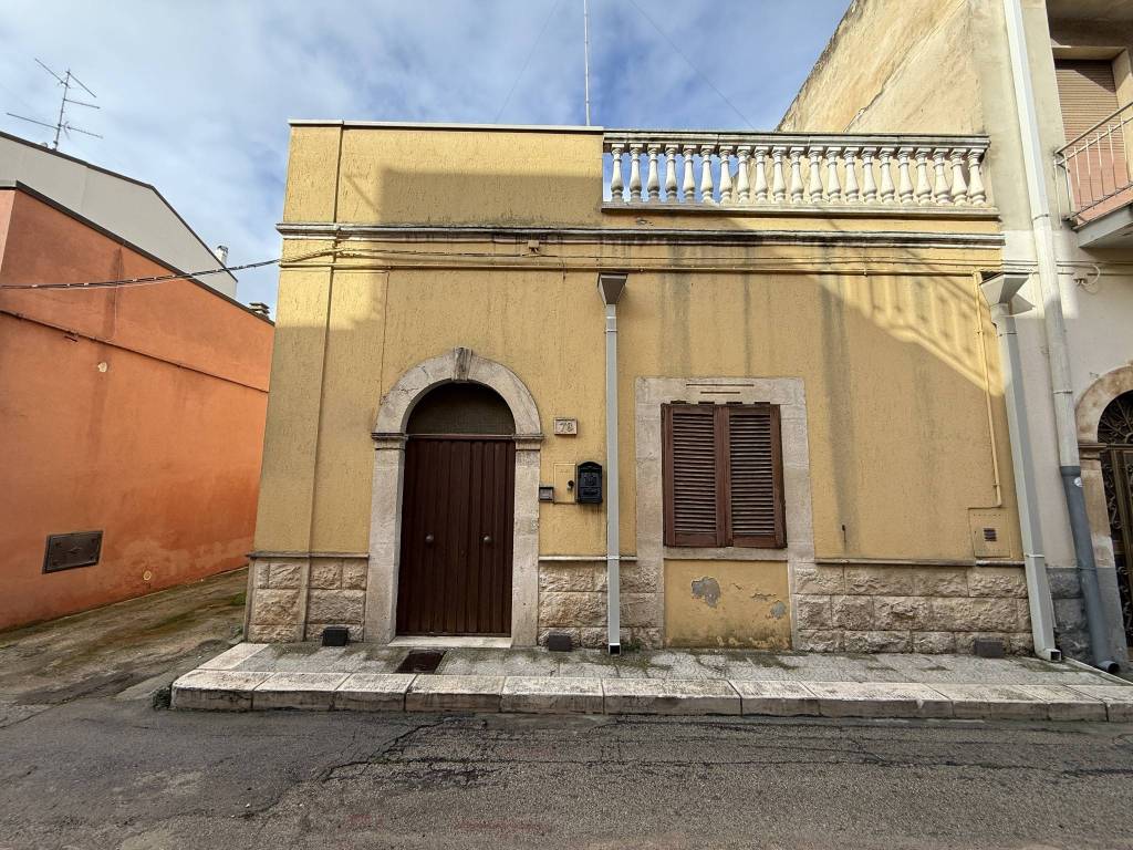 Casa indipendente a Cassano delle murge in Via Saverio Viapiano, 78 - Foto 2