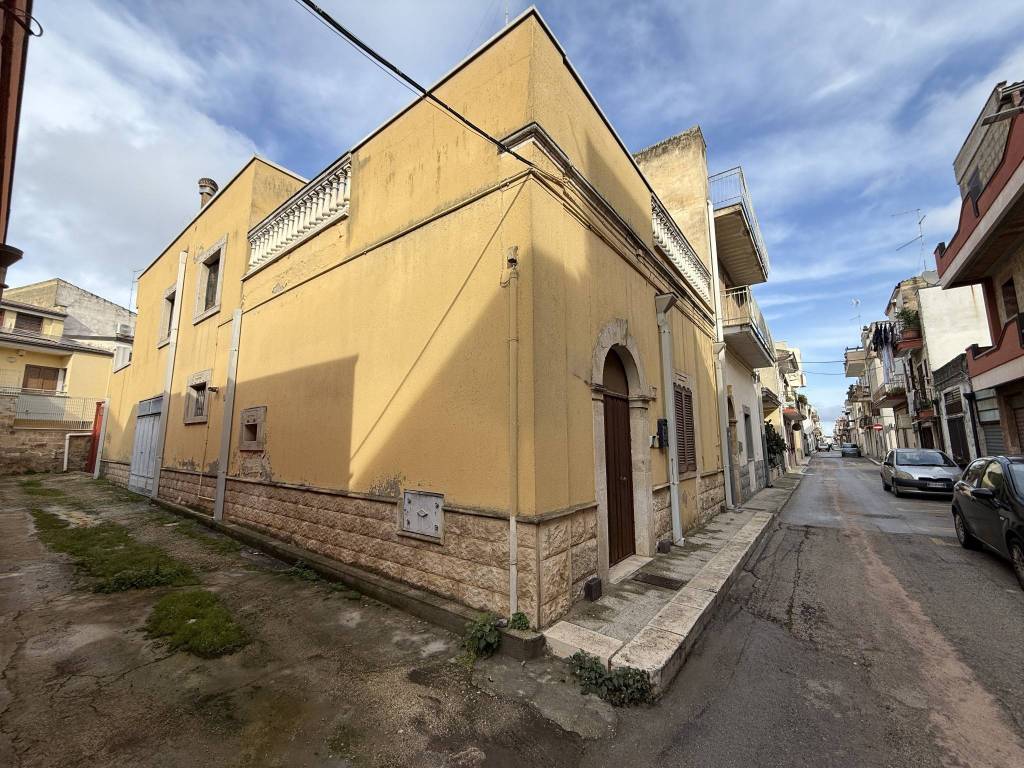 Casa indipendente a Cassano delle murge in Via Saverio Viapiano, 78 - Foto 5