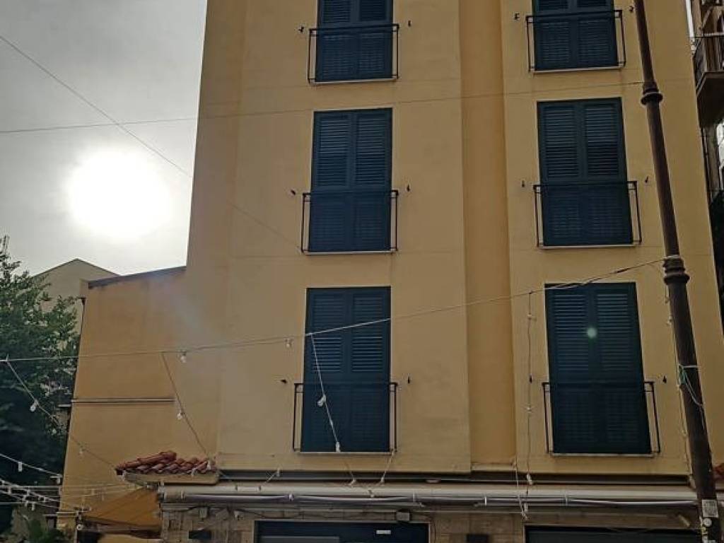 Palazzo / stabile a Palermo in Via Spinuzza, 18/A - Foto 2