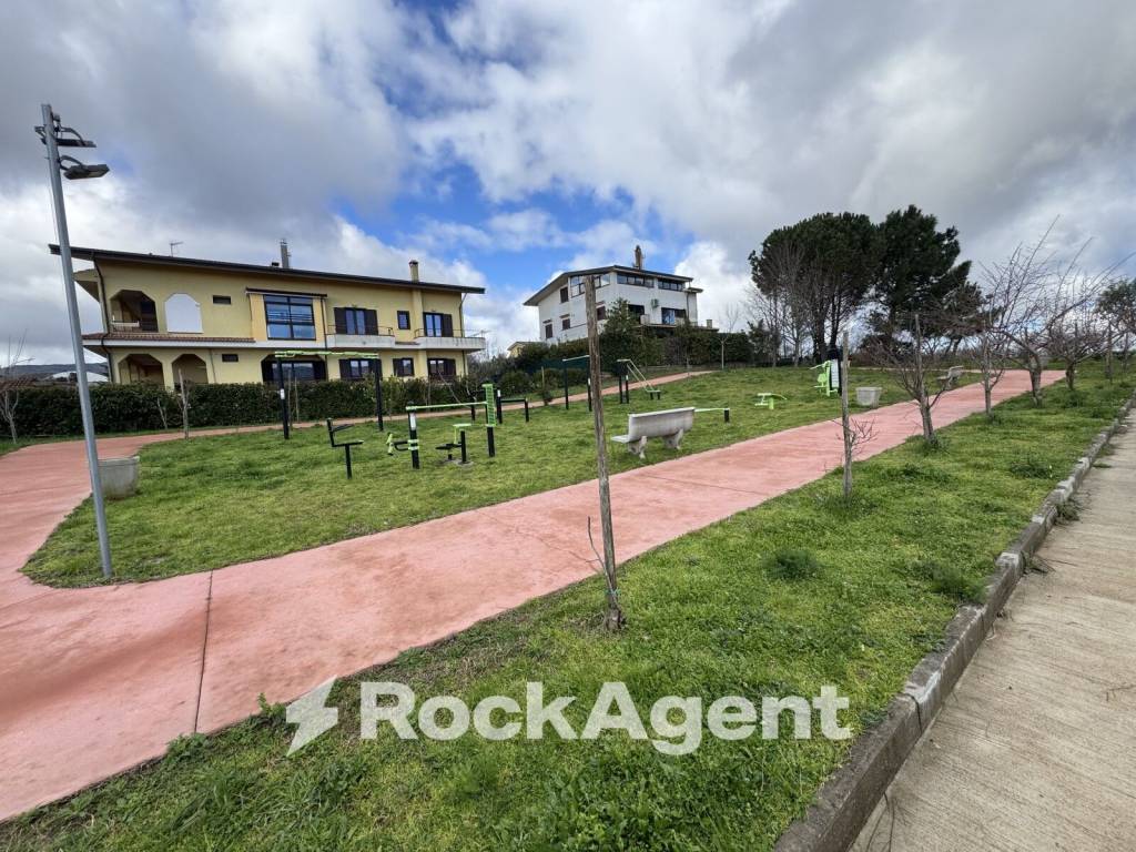 Terreno a Girifalco in Via Antonio Segni - Foto 2