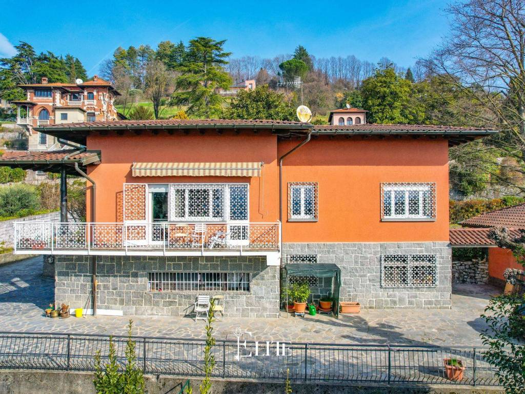 Villa a Gavirate in Via Aldo Mazza, 22 - Foto 2