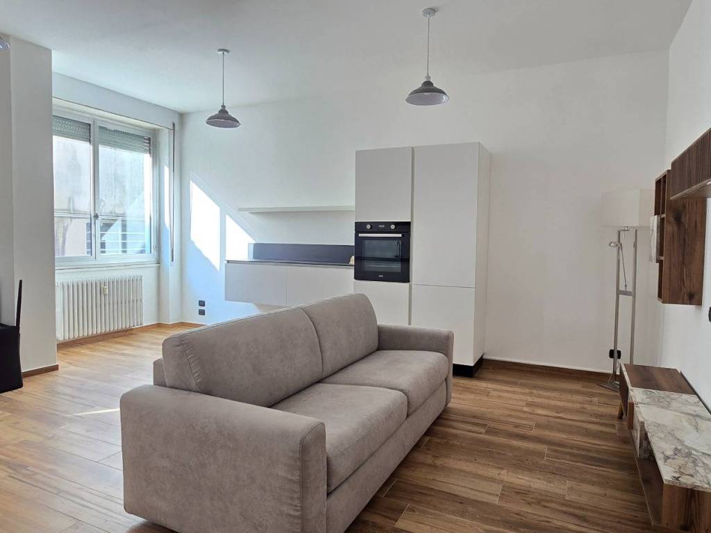 Appartamento a Angera in Via Roma - Foto 2