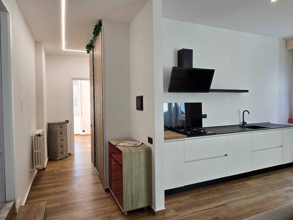 Appartamento a Angera in Via Roma - Foto 4