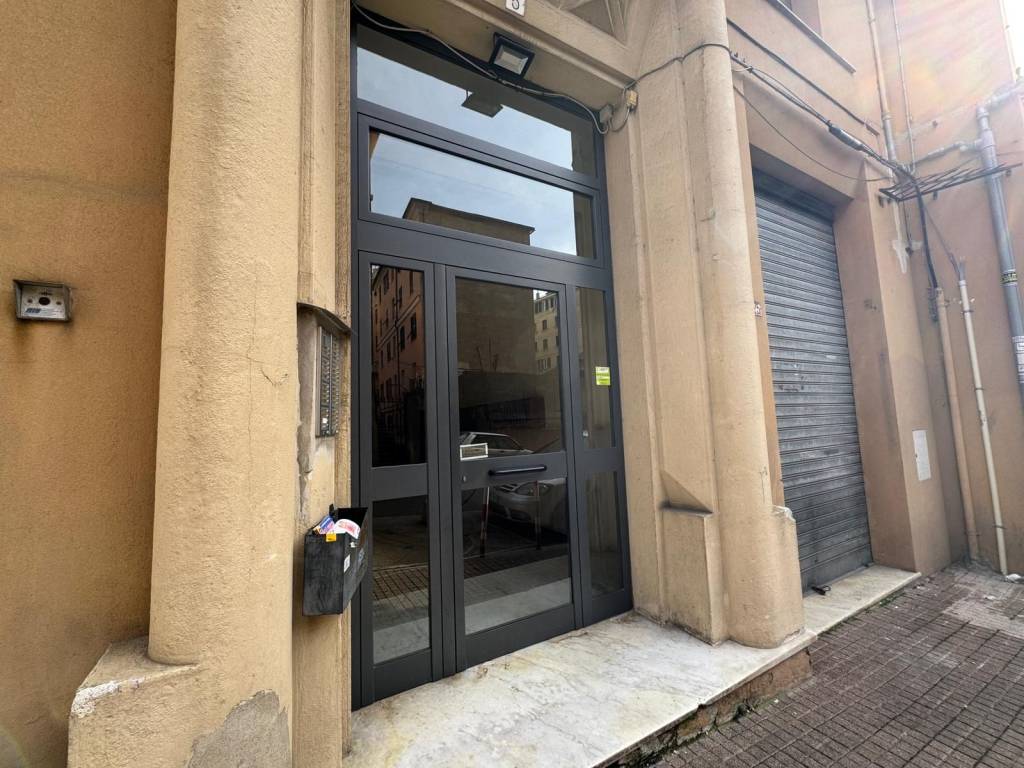 Appartamento a Genova in Via Antonio Caveri, 5 - Foto 2