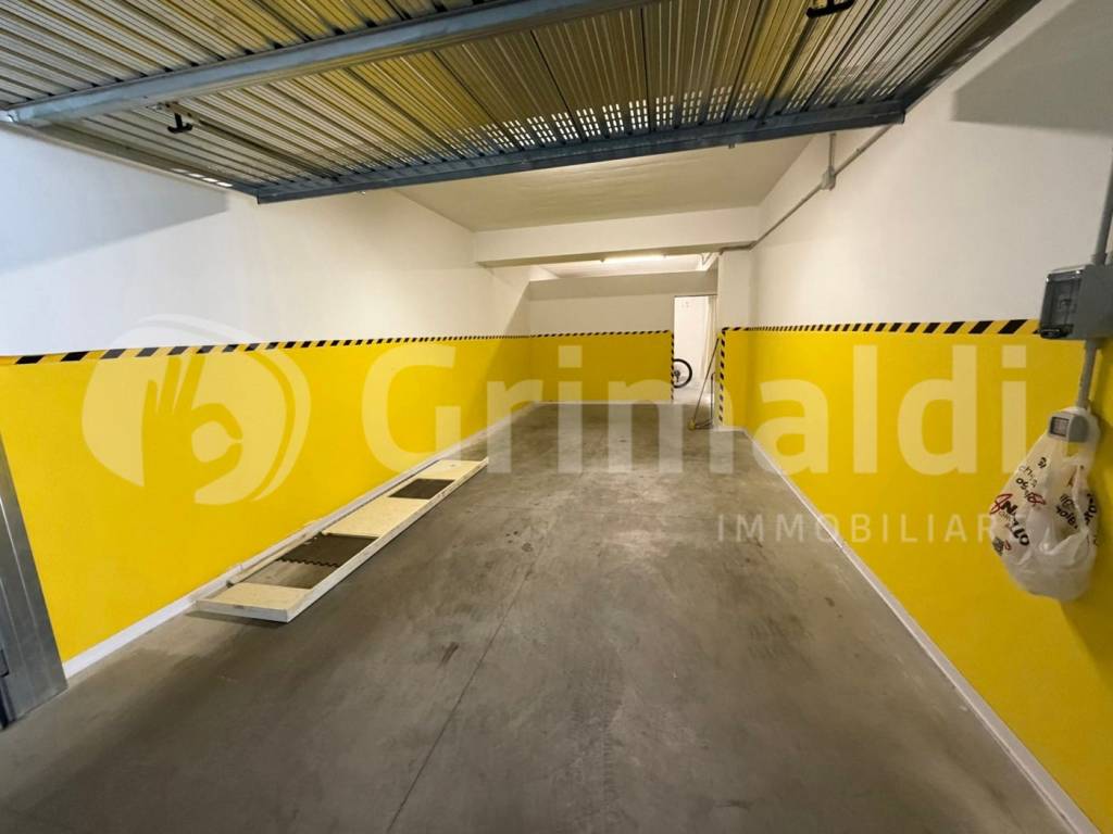 Box / garage a Messina in Via Minissale, 44 - Foto 2