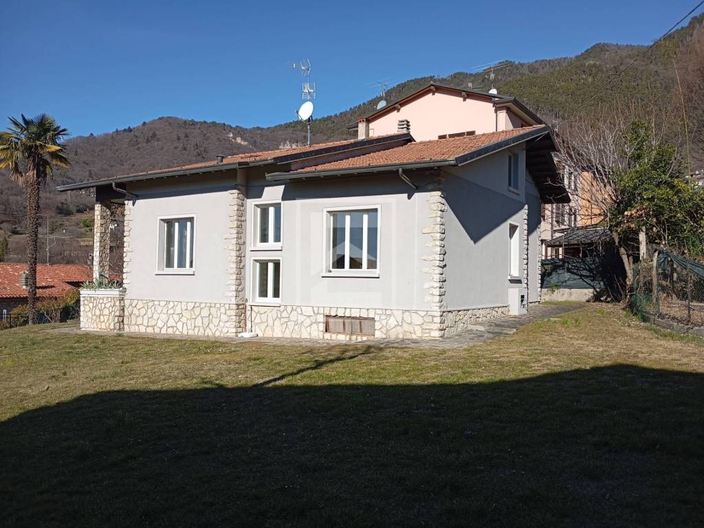 Villa a Tignale in Via Badiale - Foto 2