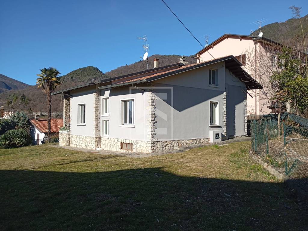 Villa a Tignale in Via Badiale - Foto 3