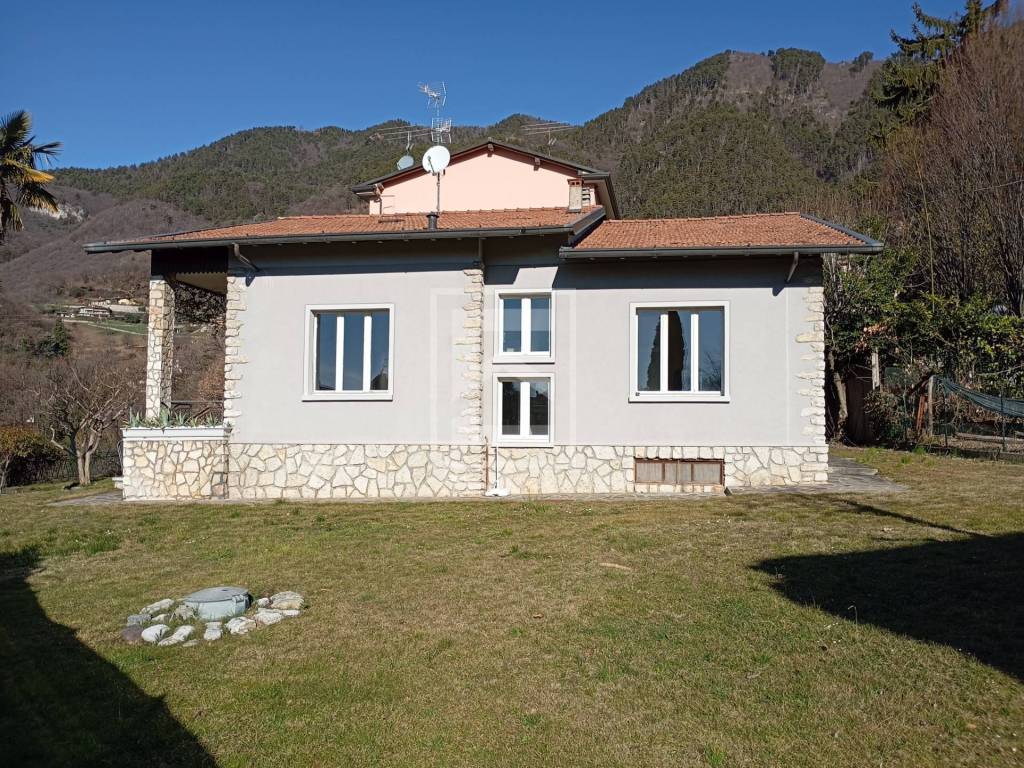 Villa a Tignale in Via Badiale - Foto 4