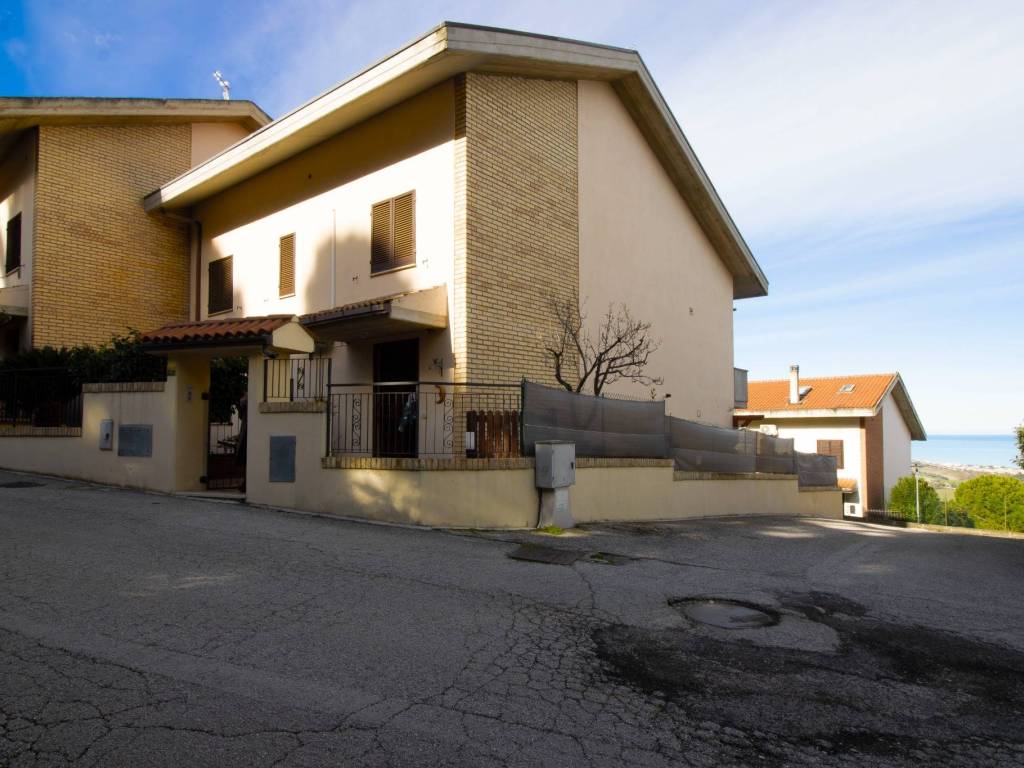Villetta a schiera a Mosciano sant'angelo in Via Sordi - Foto 2