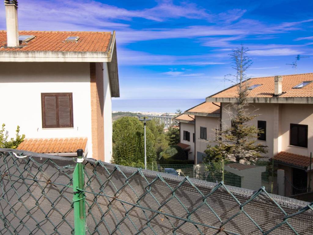 Villetta a schiera a Mosciano sant'angelo in Via Sordi - Foto 3