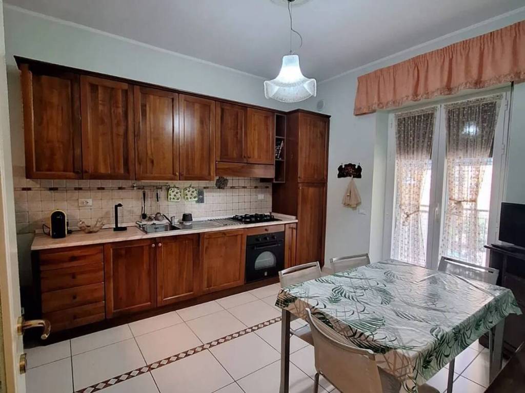 Appartamento a Follonica in Viale Giacomo Matteotti, 93 - Foto 4