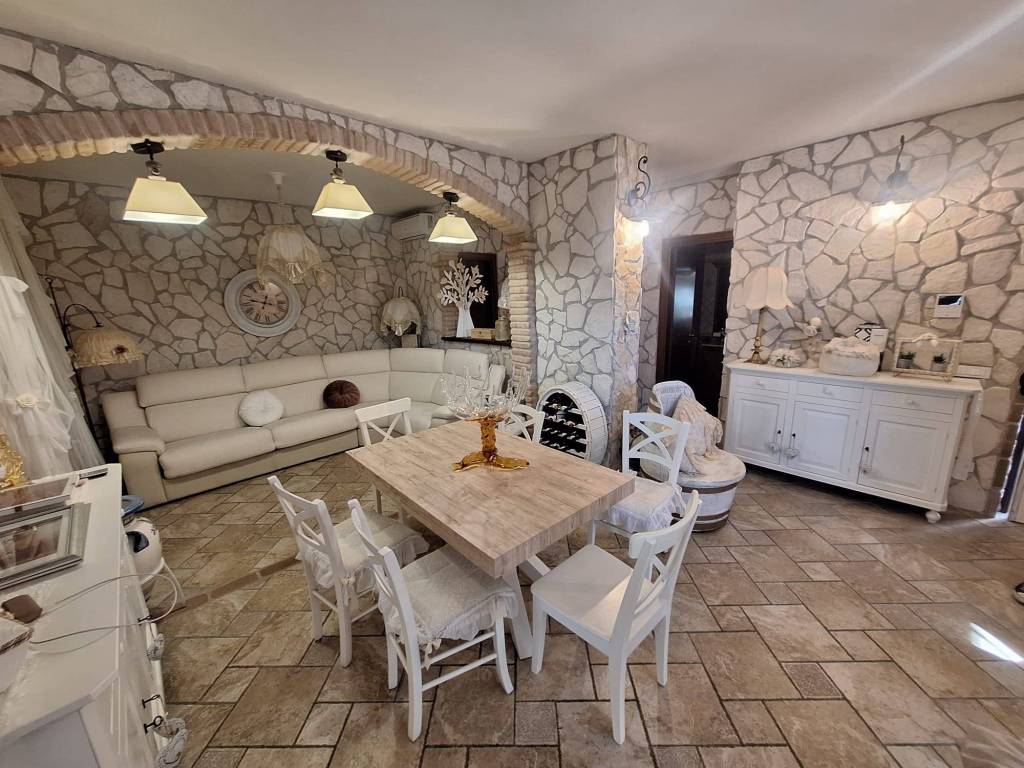 Villa a Guidonia montecelio in Via Arcinazzo Romano - Foto 2