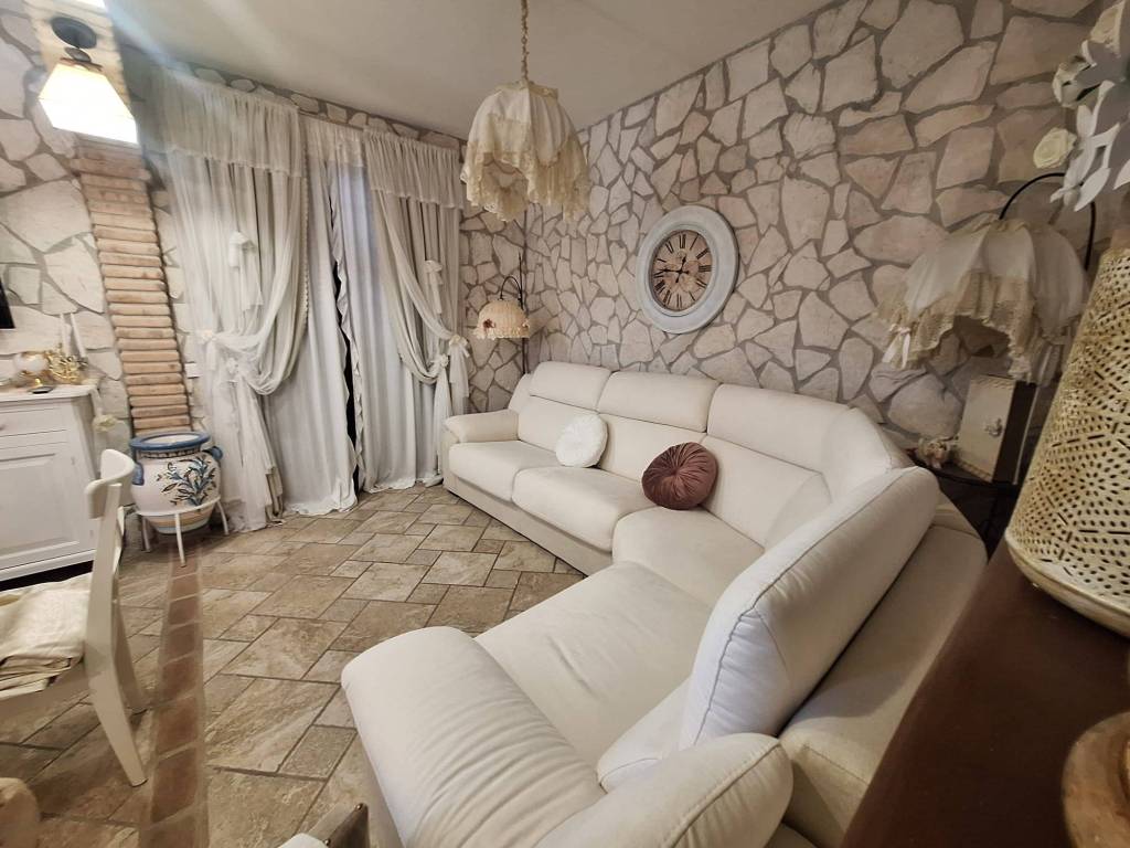 Villa a Guidonia montecelio in Via Arcinazzo Romano - Foto 4