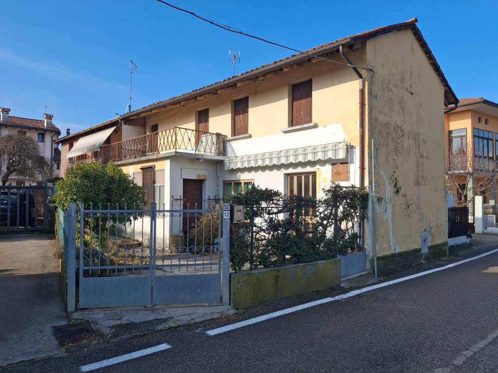 Villetta a schiera a Basiliano in Via Montello, 12 - Foto 2