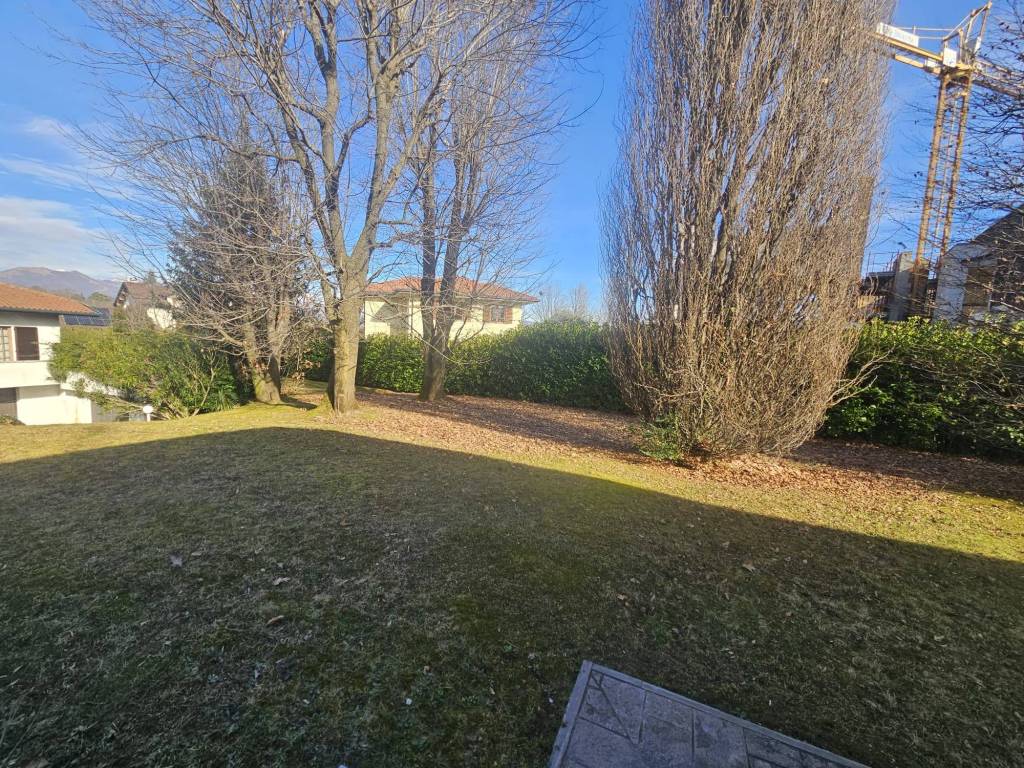 Villa a Inverigo in Via Trento, 30 - Foto 3