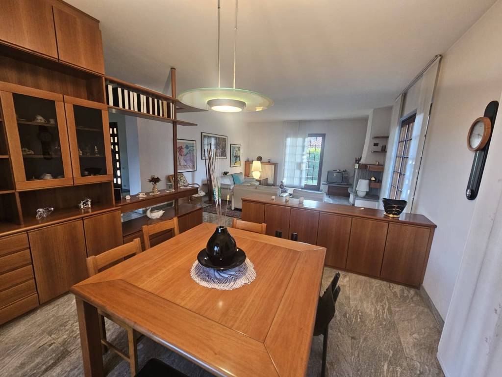 Villa a Inverigo in Via Trento, 30 - Foto 5