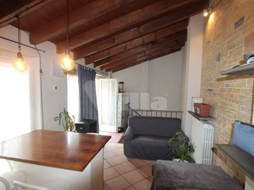 Appartamento a Oggiono in Via Marco d'Oggiono, 29 - Foto 2