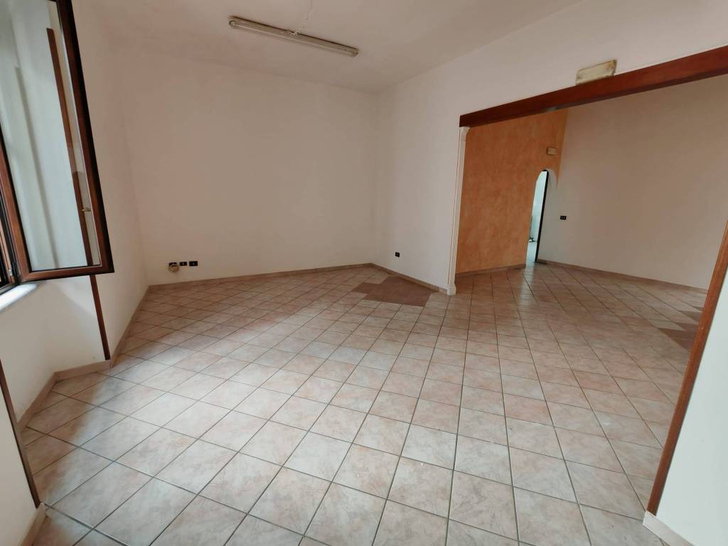 Appartamento a Benevento in Via Pietro De Caro - Foto 3