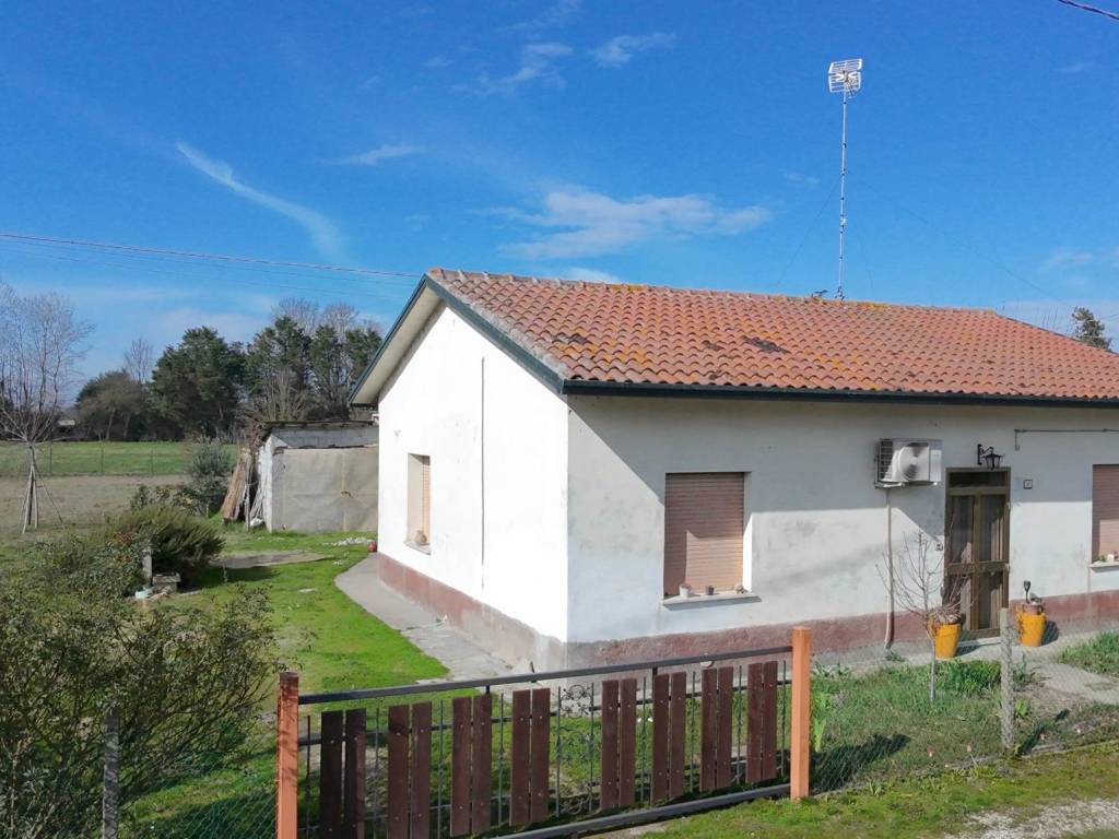 Villa a Argenta in Via Albanuova, 6 - Foto 2