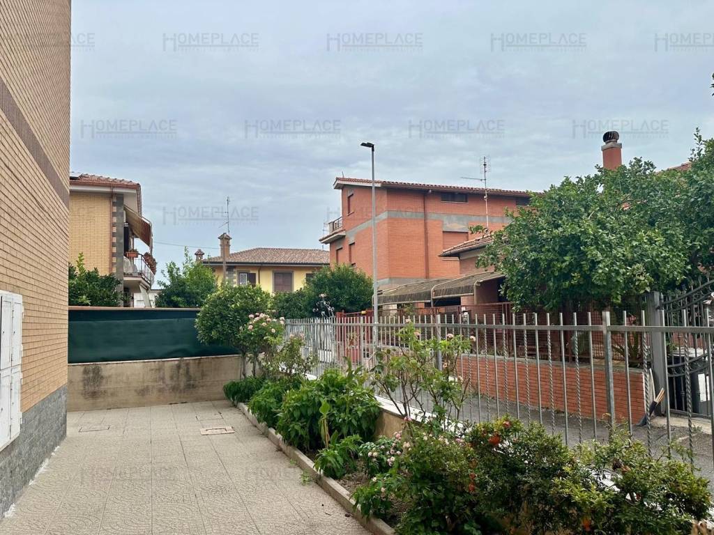 Appartamento a Ciampino in Via Rodolfo Morandi - Foto 3