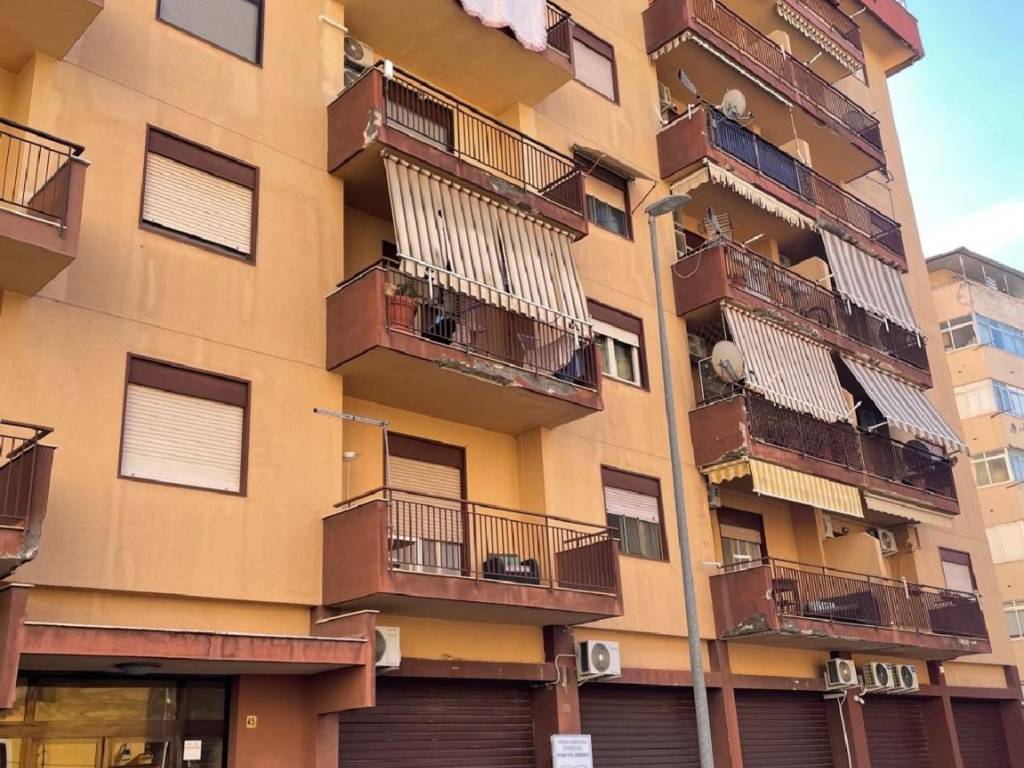 Appartamento a Palermo in Via Ammiraglio Persano - Foto 2