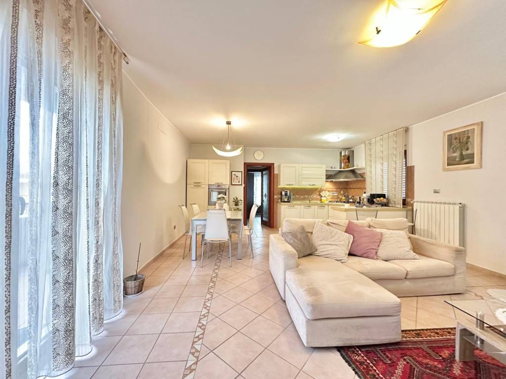 Appartamento a Città sant'angelo in Via Fonte Umano - Foto 2