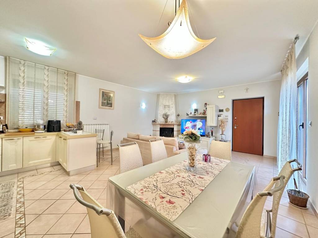 Appartamento a Città sant'angelo in Via Fonte Umano - Foto 5