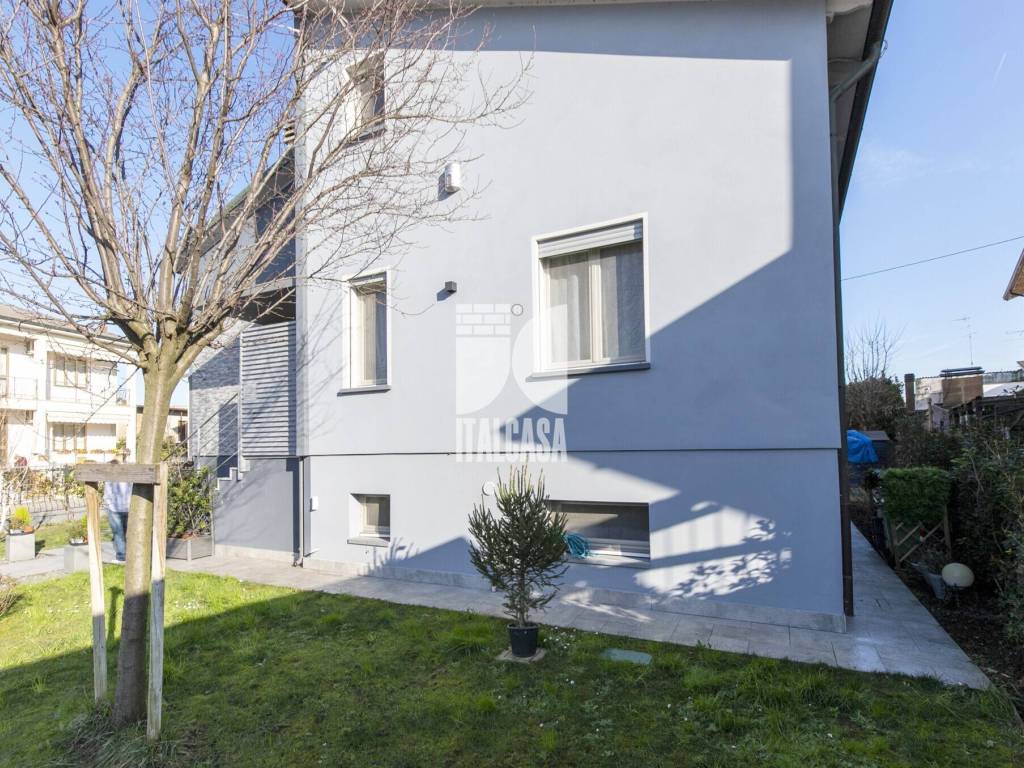 Villa a Porto mantovano in Via Turati - Foto 2